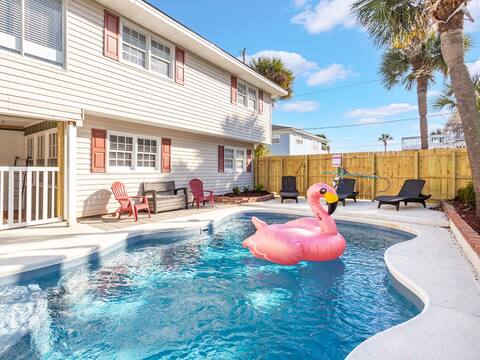 Free Bird | Private Pool, 2 Houses to Beach, Pets!
