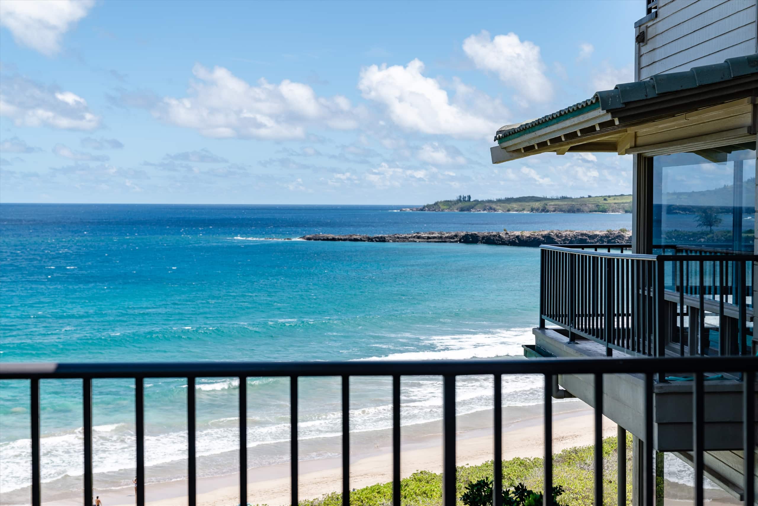 Villa in Lahaina · ★4.92 · 2 bedrooms · 2 beds · 3 baths - Image 40