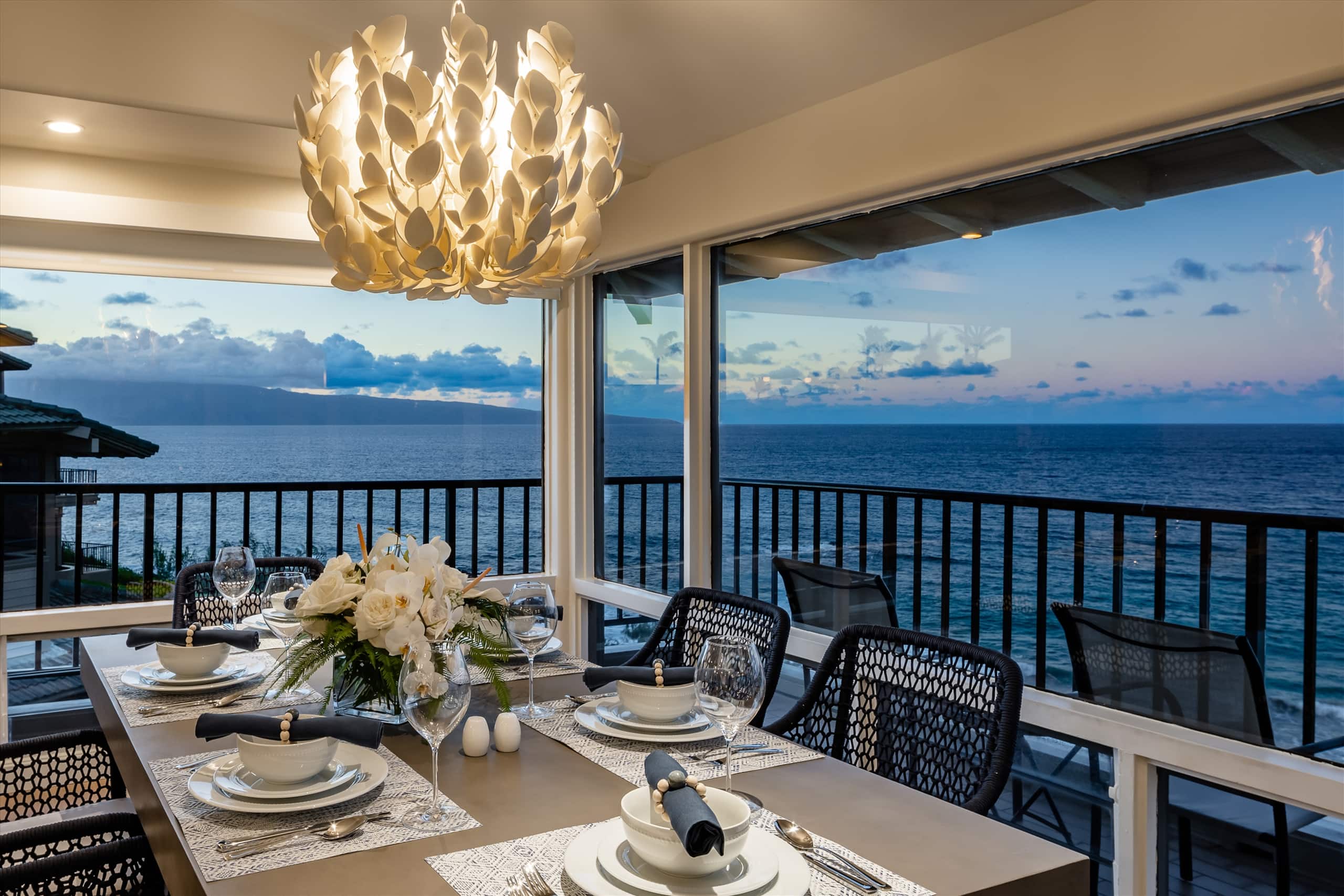 Villa in Lahaina · ★4.92 · 2 bedrooms · 2 beds · 3 baths - Image 41