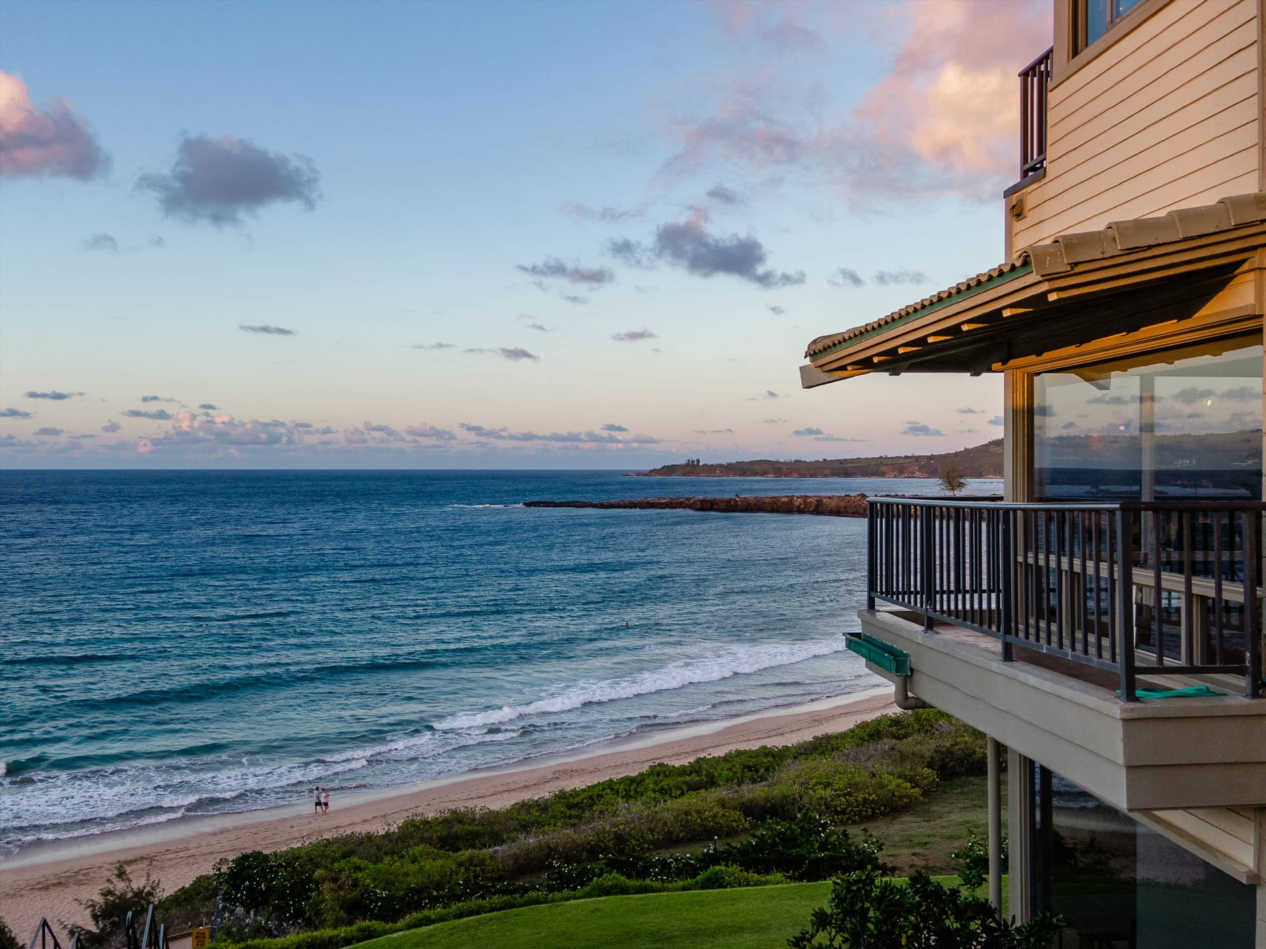 Villa in Lahaina · ★4.92 · 2 bedrooms · 2 beds · 3 baths - Image 42
