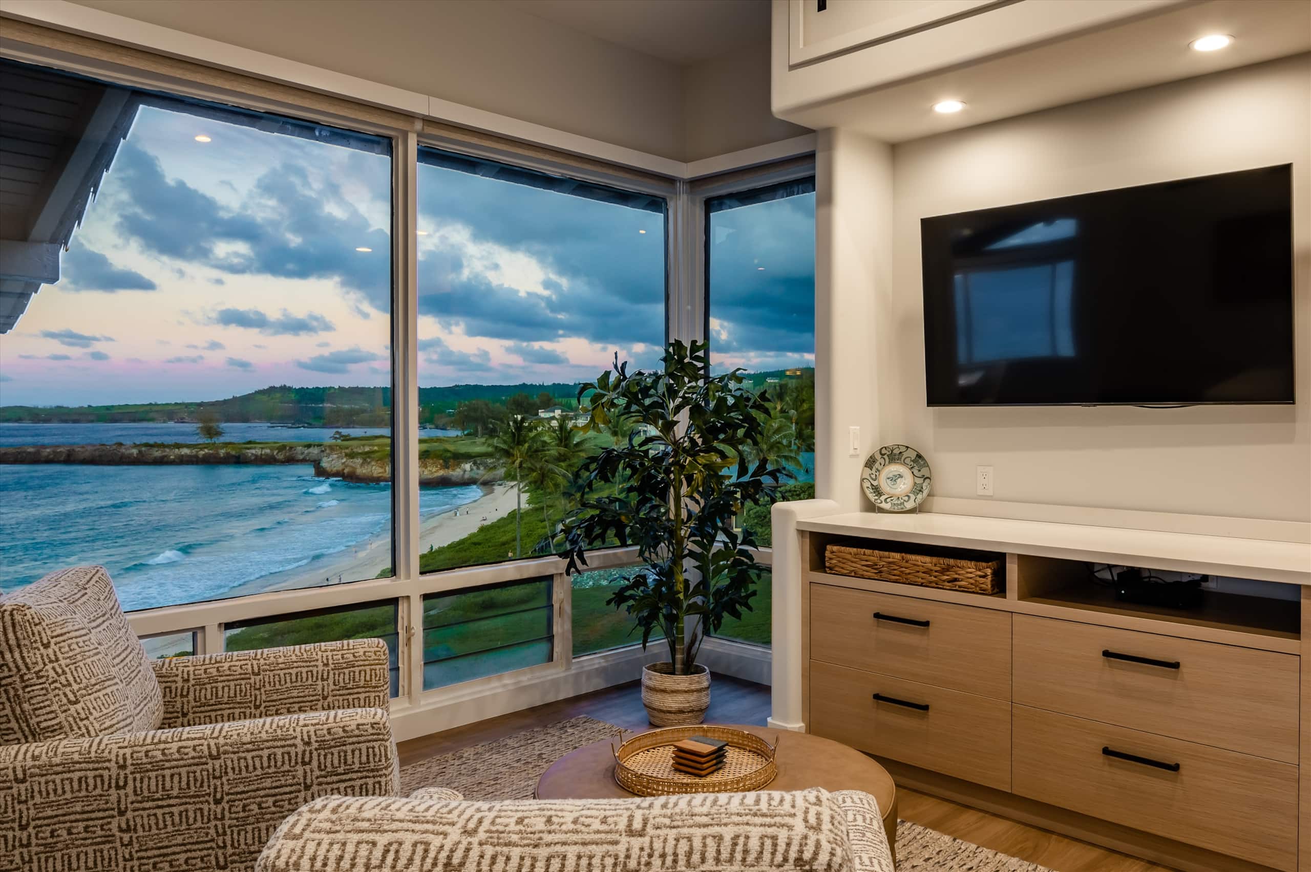 Villa in Lahaina · ★4.92 · 2 bedrooms · 2 beds · 3 baths - Image 5