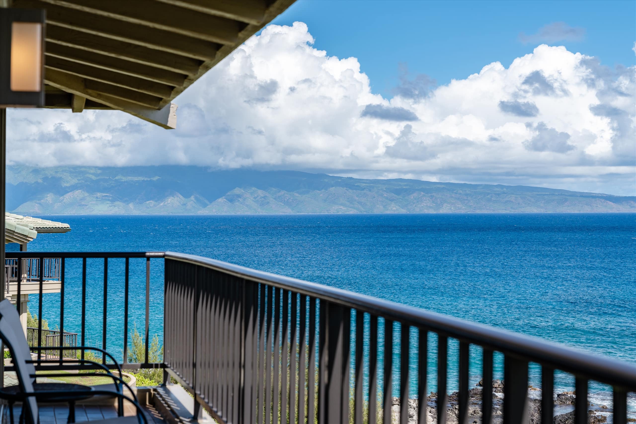 Villa in Lahaina · ★4.92 · 2 bedrooms · 2 beds · 3 baths - Image 39
