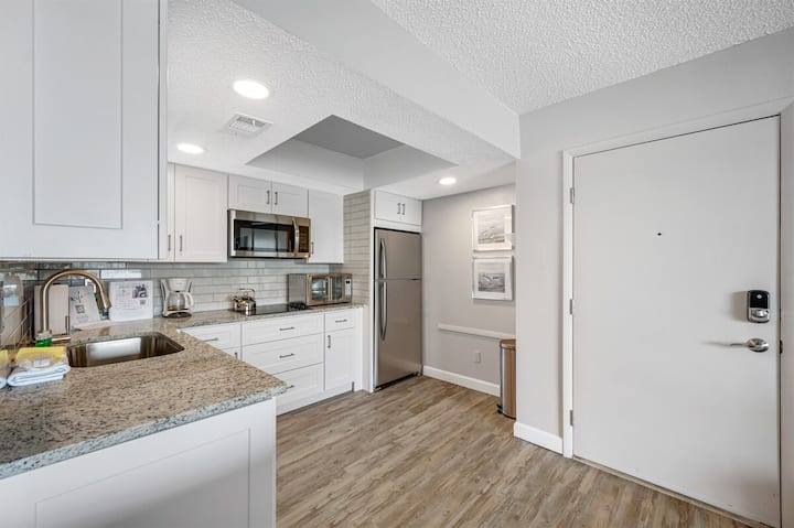 Sea Club 4-26 Spectacular Balcony Views! - Indian Shores