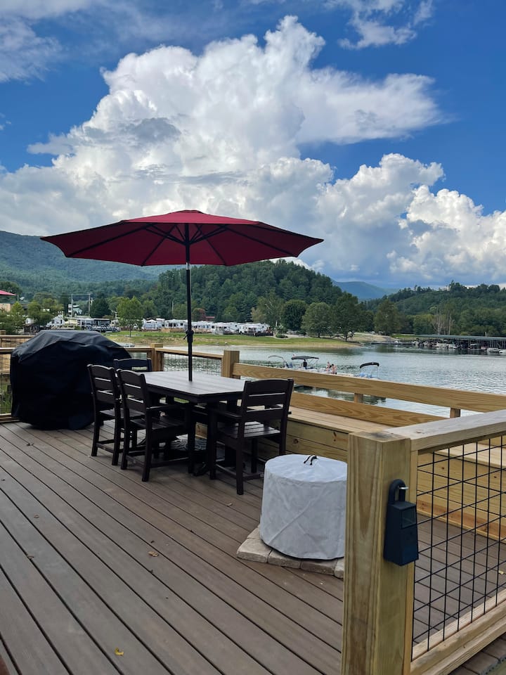 Elegant Watauga Lake Airstream Deck Lakefront Campers/RVs for