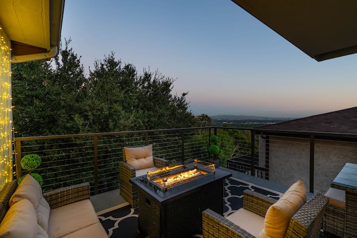 Make Memories Fireside! Views! 5 Min. to Hiking