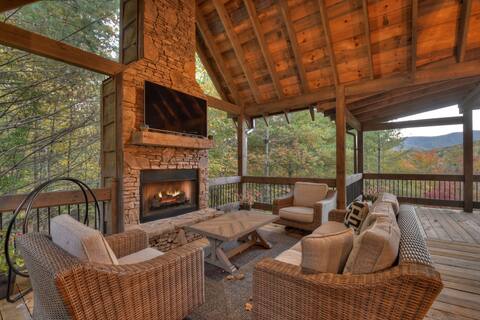 Hunter's Treehouse | Book 2 Nights Get 3rd Free!