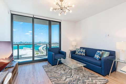 Top Airbnb: Beautiful 2BR in Downtown | Full Kitchen+Laundry in Mdcc