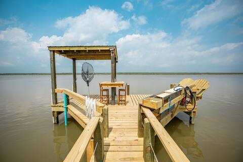 Still Steel Beachin' - Waterfront Beach Cottage on