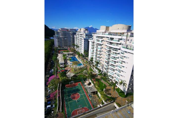 Incredible Penthouse With Pool at Sunday Resort R1 gallery image 3