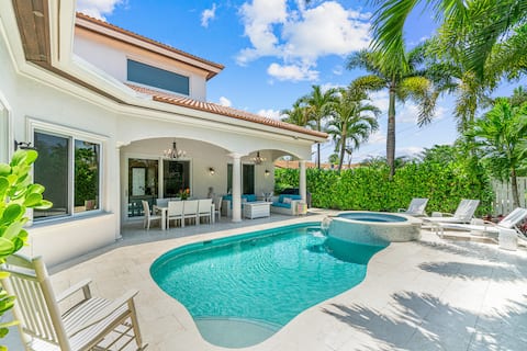 By The Sea Vacation Villas 5 Star 4 min to Beach