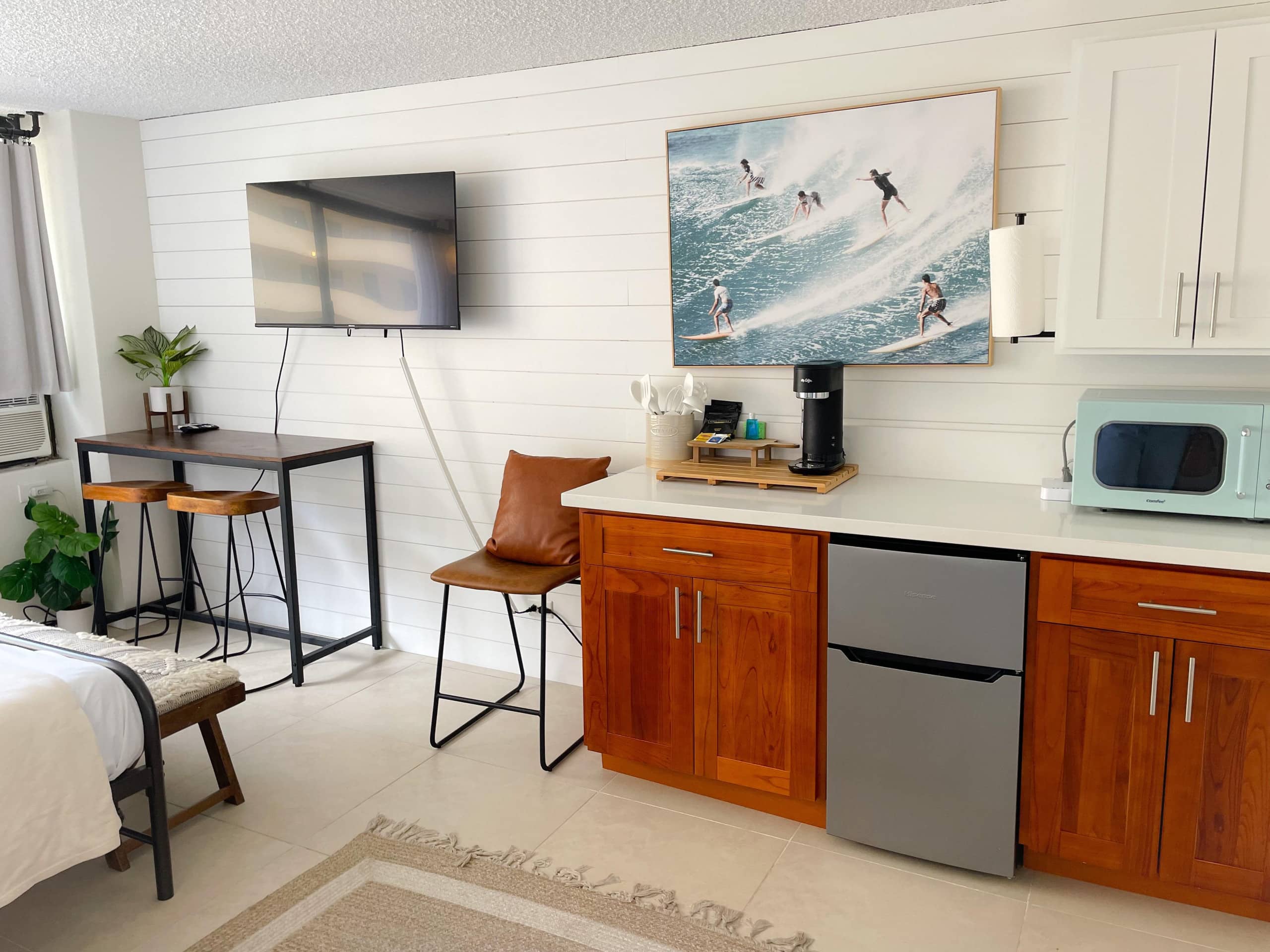 Condo in Honolulu · ★4.67 · Studio · 1 bed · 1 private bath - Image 5