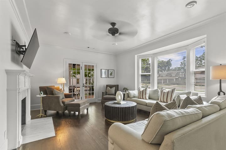 The Newton House Ultimate Hosting Home Downtown - - Tuscaloosa, AL