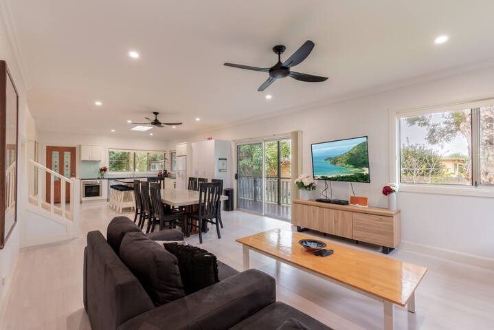 Anais Hat Head 5 Bedroom House 10 Guests gallery image 2