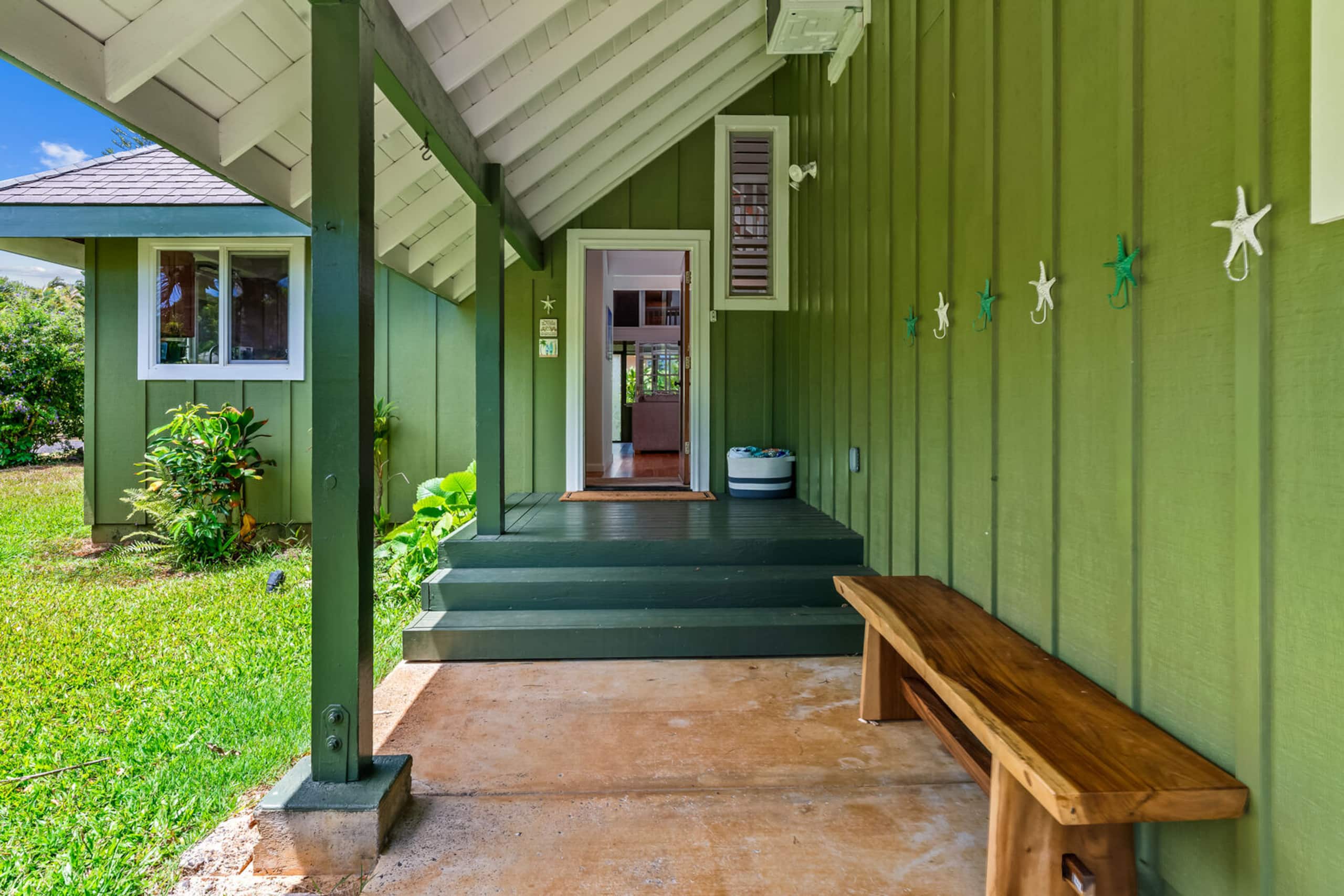 Home in Princeville · ★4.87 · 4 bedrooms · 5 beds · 3 baths - Image 3
