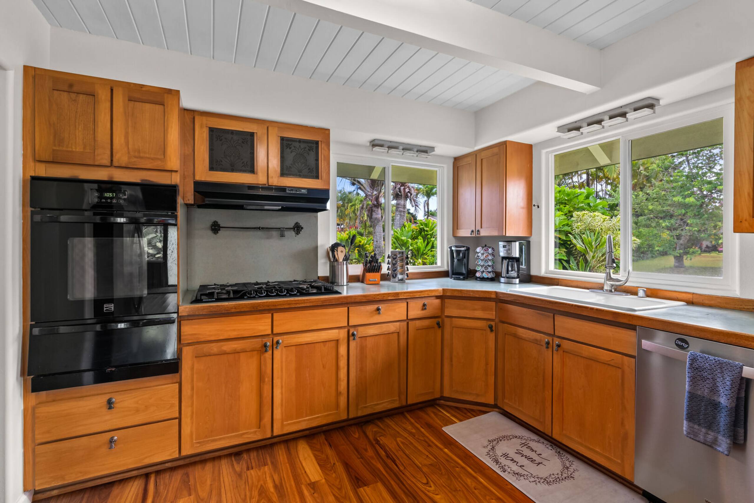 Home in Princeville · ★4.87 · 4 bedrooms · 5 beds · 3 baths - Image 10