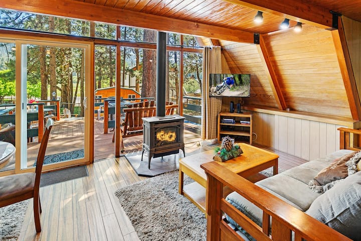 Hot Tub! Game Table! Near Bear Mtn! - Big Bear Lake, CA