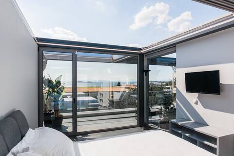 Riviera Luxury Penthouse by the beach