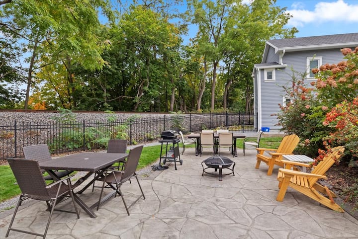 Newly Renovated | FLX Lake Access | Near Casino