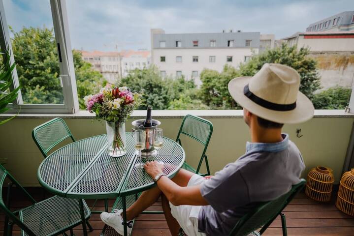 Sunny and Spacious House, 4bd 3Bath Downtown Porto gallery image 2