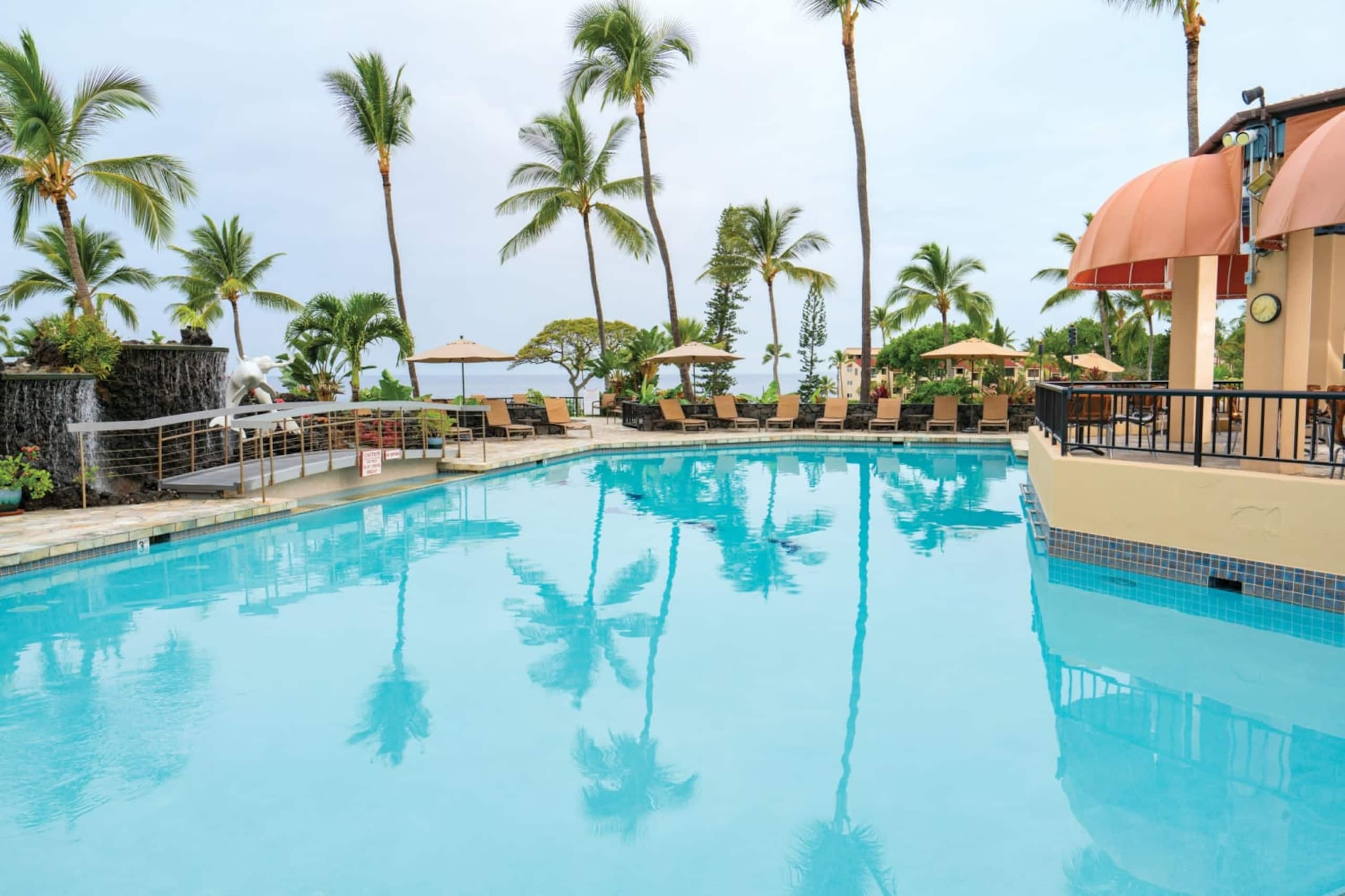 Condo in Kailua-Kona · ★5.0 · 2 bedrooms · 4 beds · 1 private bath - Image 12