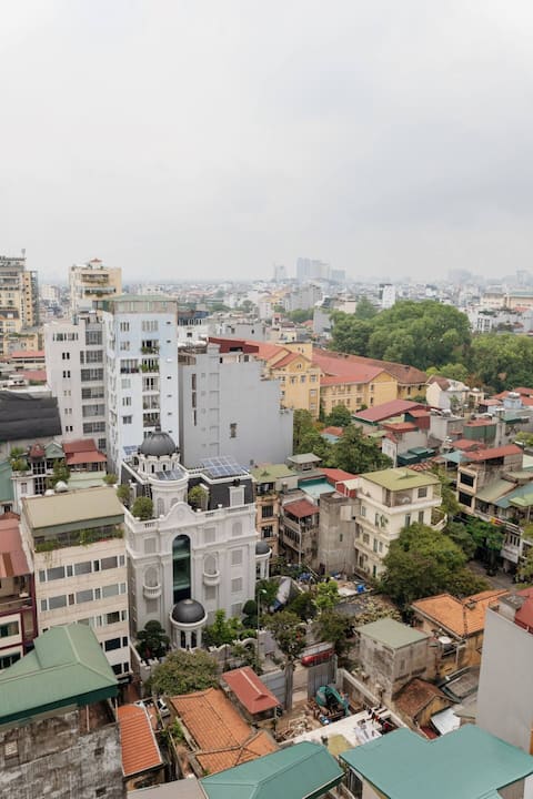 Central 2BR Cityview Serviced Apt Family&Pool&Gym