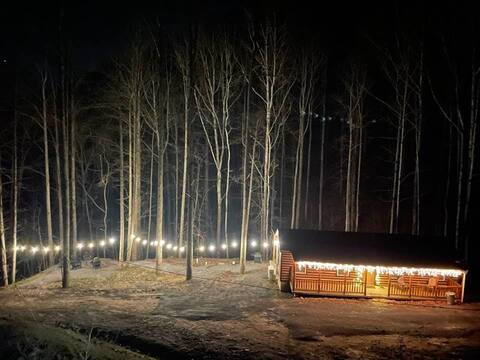 KING BED Cozy Cabin on the Hatfield McCoy trails