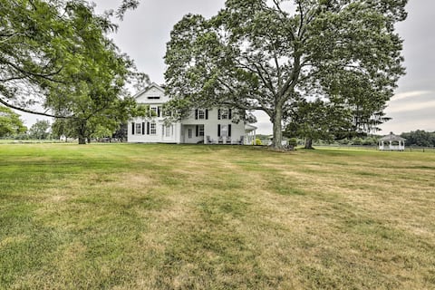 Charming Farmhouse w/ Pool & Fishing Pond!