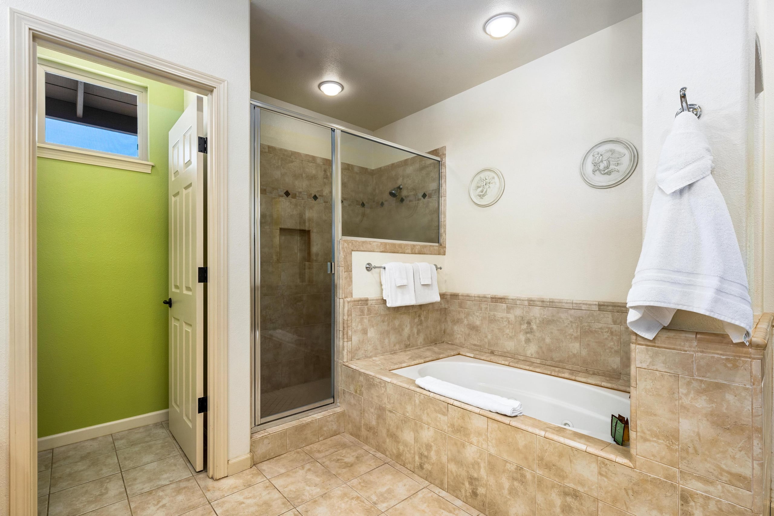 Townhouse in Waimea · ★4.88 · 2 bedrooms · 2 beds · 2 baths - Image 10