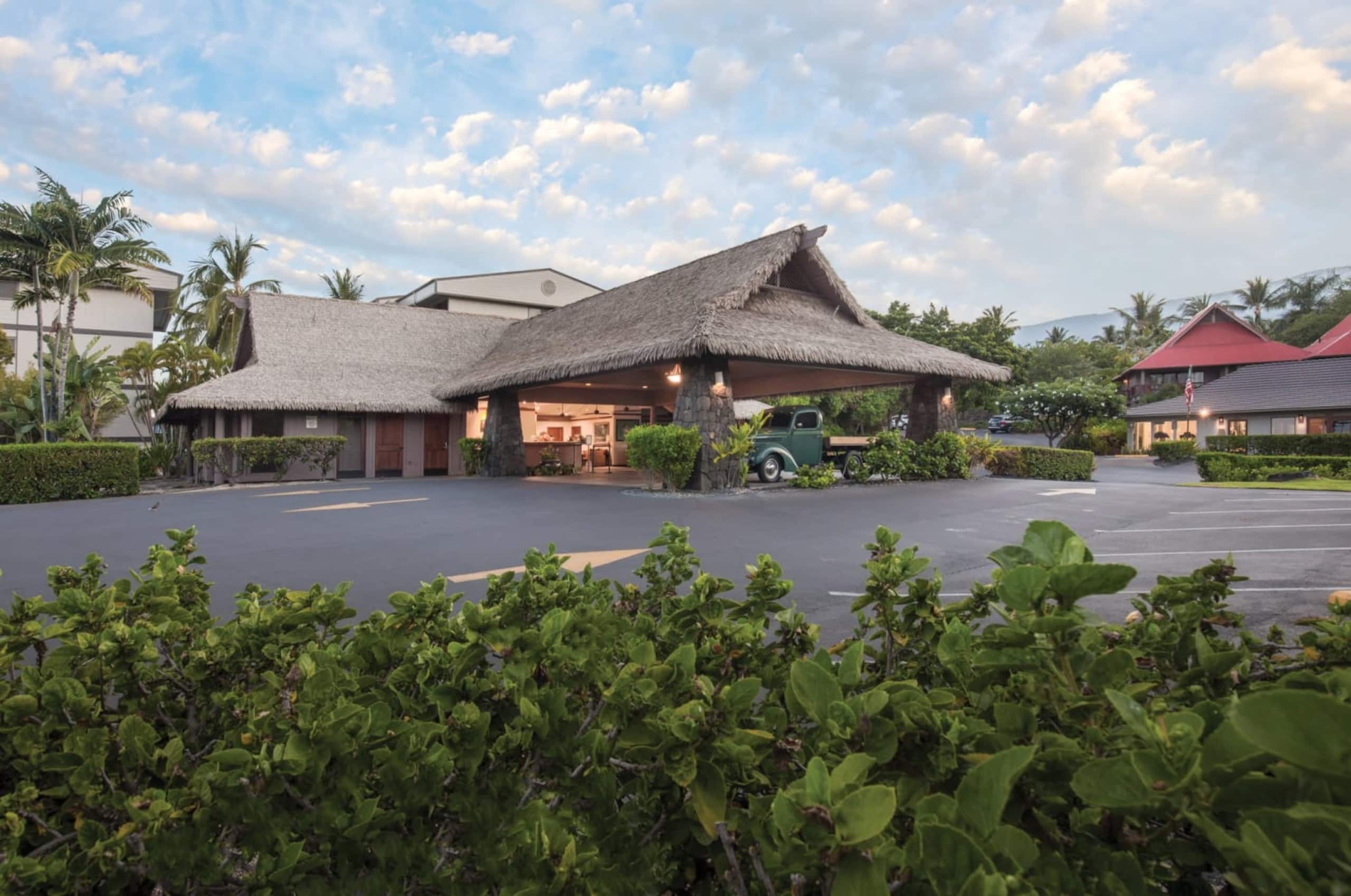 Condo in Kailua-Kona · ★5.0 · 2 bedrooms · 3 beds · 2 private baths - Image 10