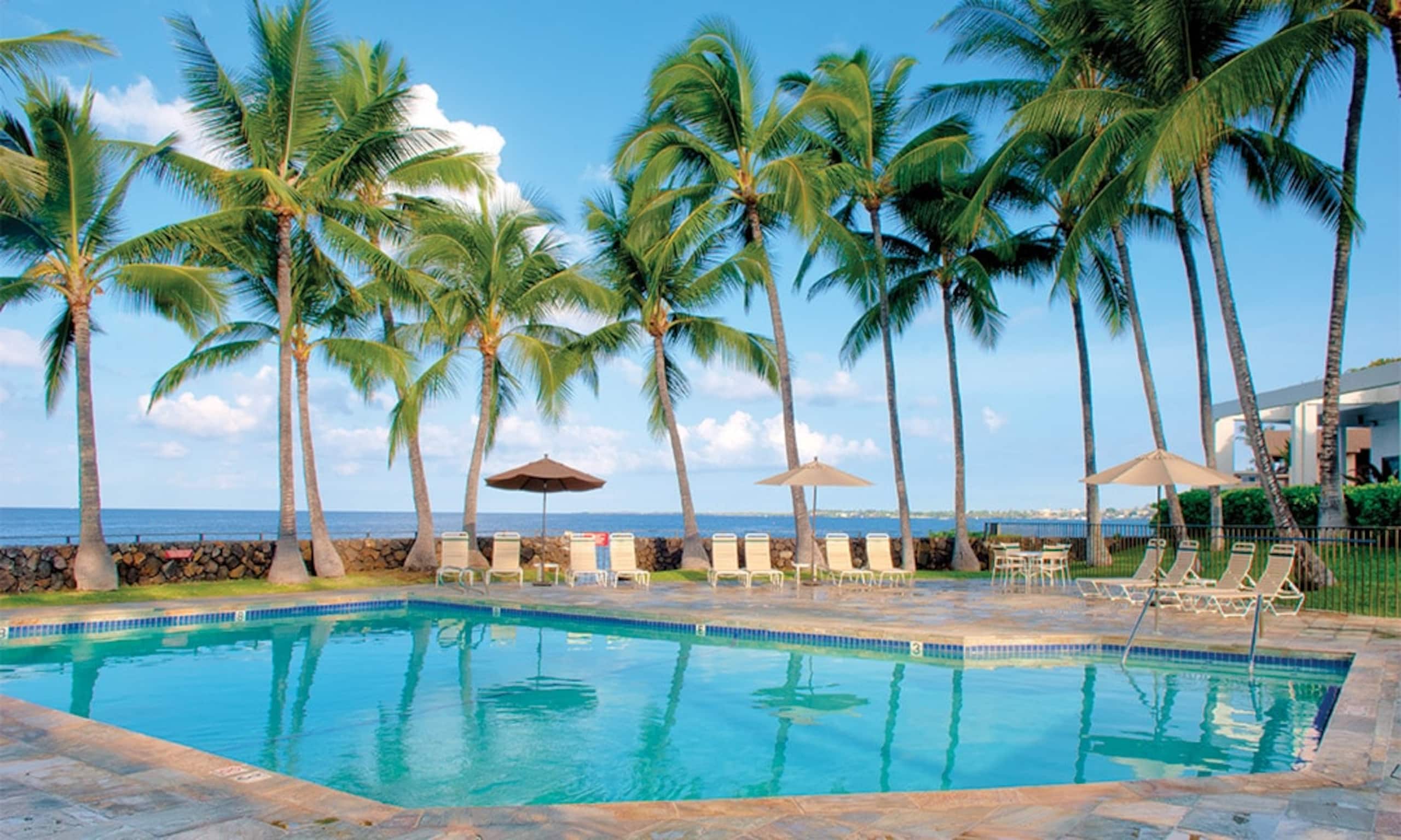 Condo in Kailua-Kona · ★4.89 · 2 bedrooms · 3 beds · 2 private baths - Image 20