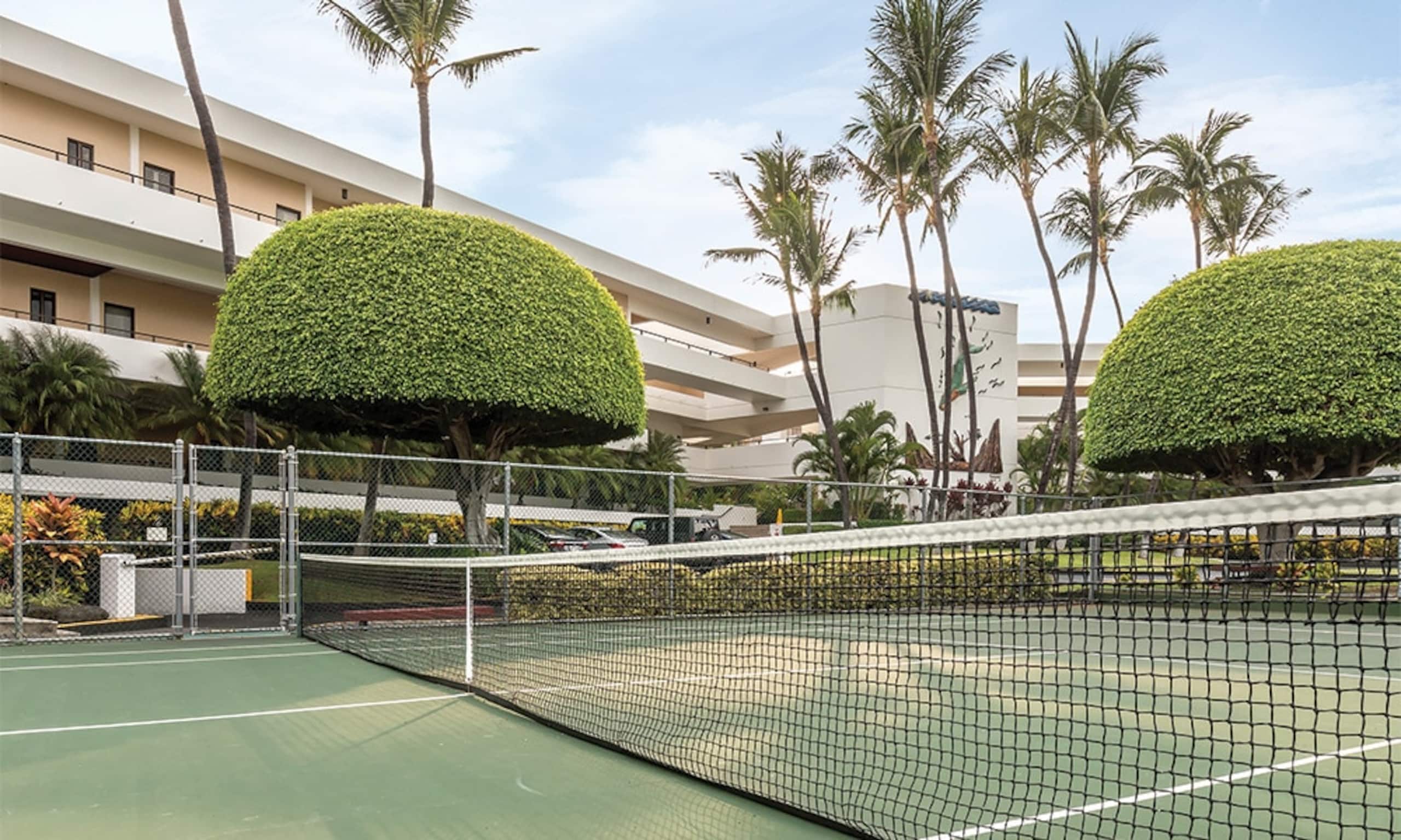 Condo in Kailua-Kona · ★4.89 · 2 bedrooms · 3 beds · 2 private baths - Image 23