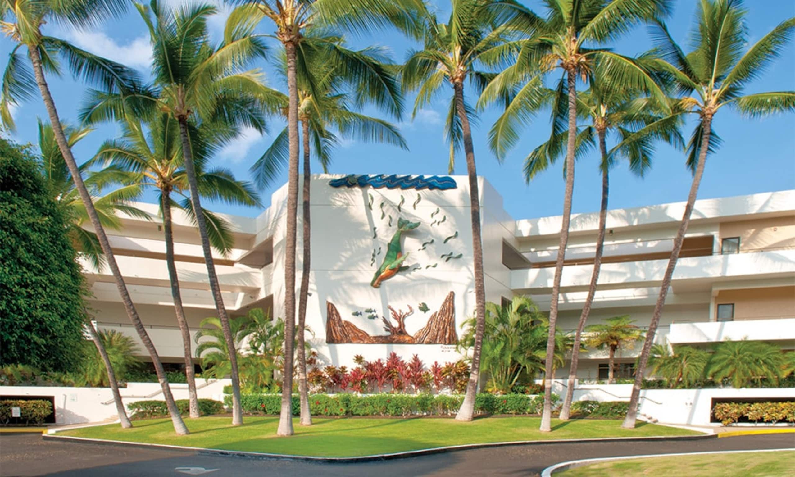 Condo in Kailua-Kona · ★4.6 · 2 bedrooms · 3 beds · 2 private baths - Image 13