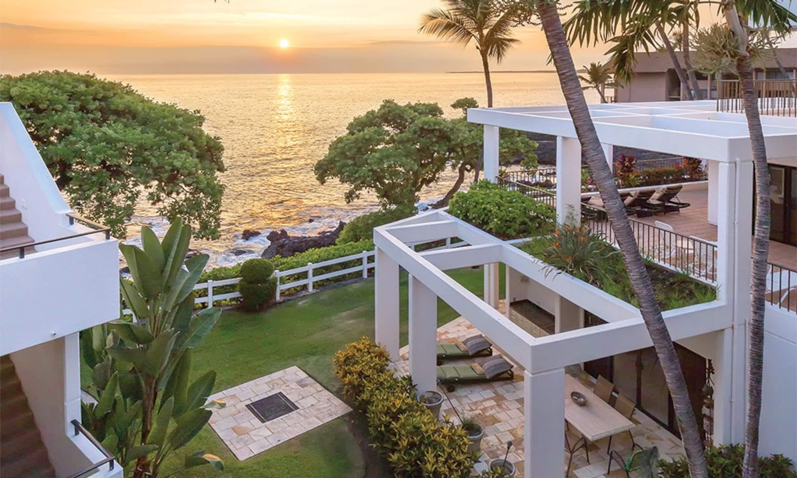 Condo in Kailua-Kona · ★4.6 · 2 bedrooms · 3 beds · 2 private baths - Image 2