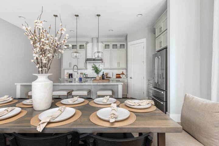 The Gulch House – Pool + 1 mile to Broadway! gallery image 2