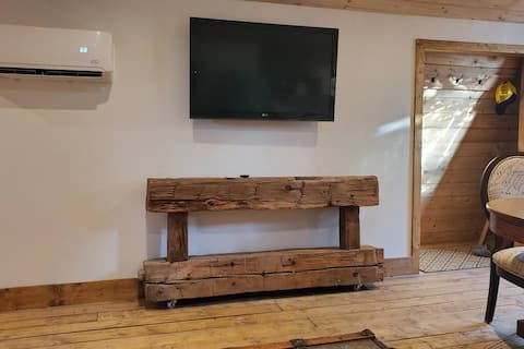 Top performing Airbnb: Animal Lovers Dream! Barn Loft in Burlington in Burlington