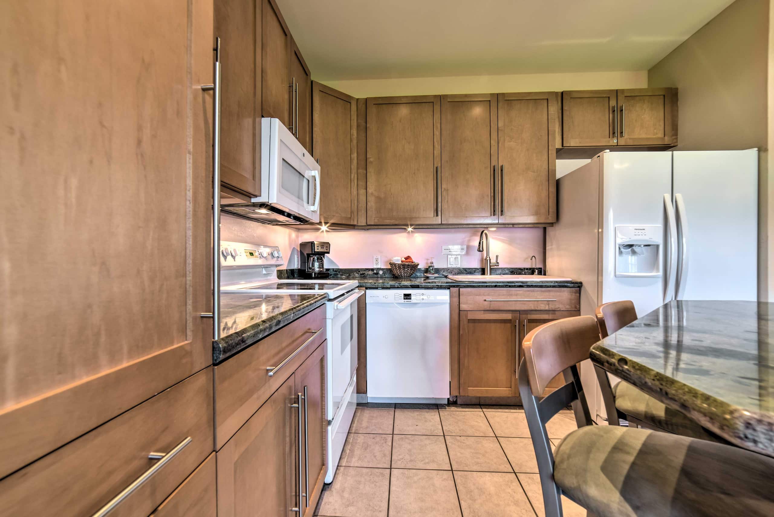 Condo in Kihei · ★4.33 · 2 bedrooms · 3 beds · 2 baths - Image 10