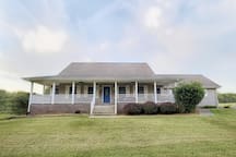 Exceptional Lake Barkley home ~Highly Rated~
