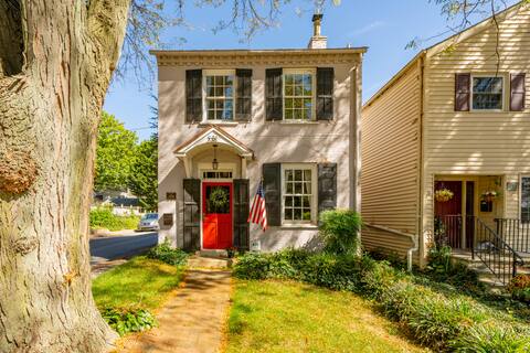 The Historic Walton House by RPG