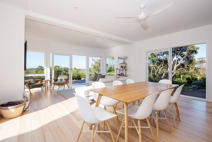 Ocean Panorama on Hetty with pool and spa gallery image 3