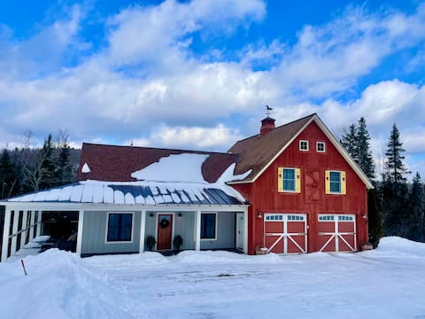 Farmhouse for the Holidays, Hot Tub & Fire Pit!