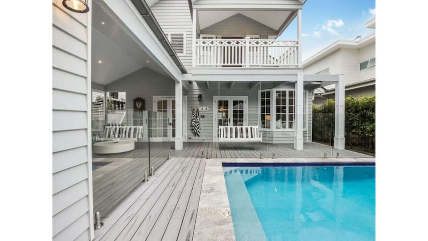 The Jasmine Gate- Beachfront