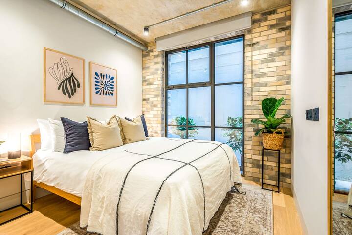 Large Luxury Contemporary Apt in Bloomsbury gallery image 4