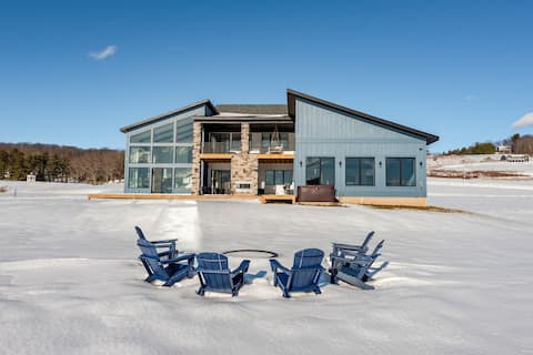 Modern Dog Friendly Lake Retreat w/ Pool