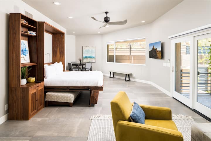 Guest suite with queen sized murphy bed