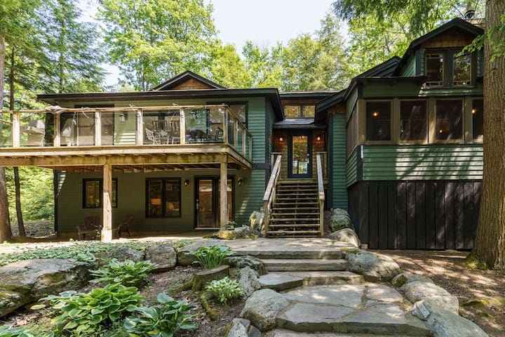 Private Luxury Muskoka Waterfront, Hot Tub, Sunset