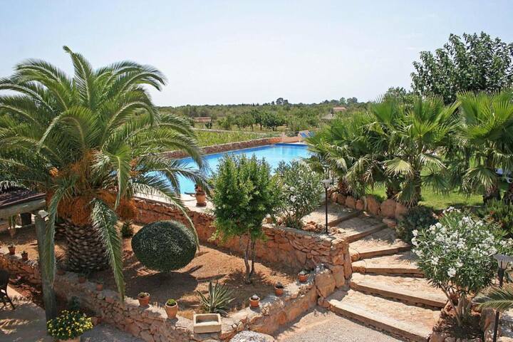 Apto dos dormitorios y jardin D