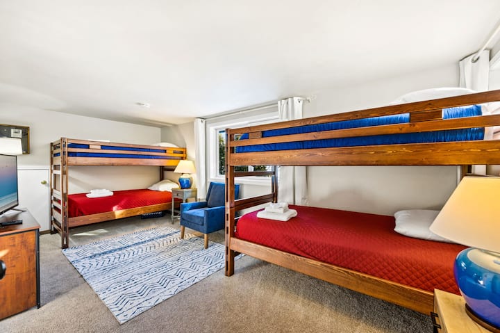 Bedroom 4- Bunk Room