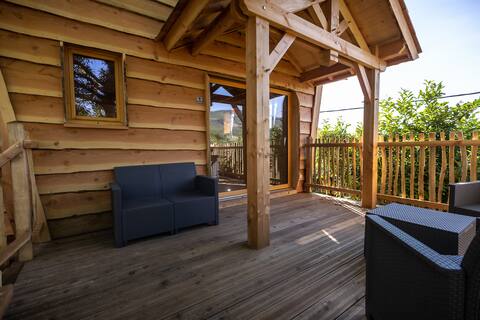 Cabin located in a natural environment, located be