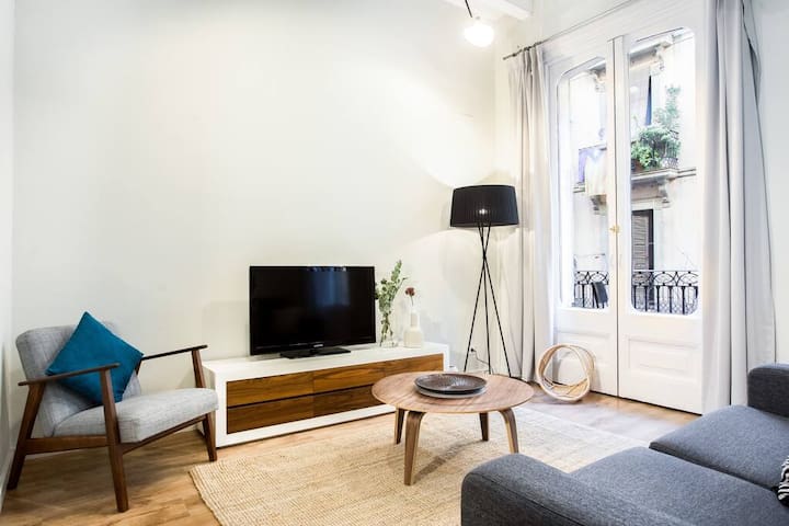Huge 4bedroom with terrace in Las Ramblas