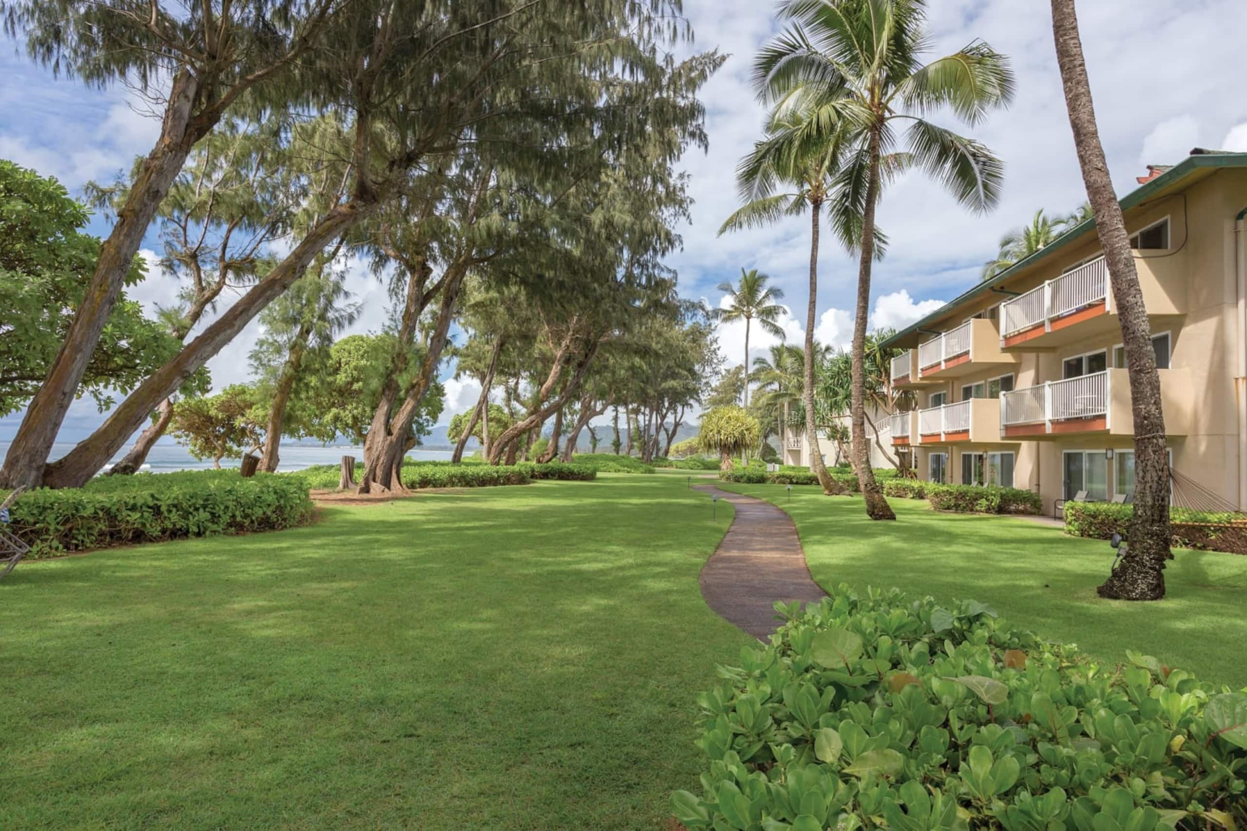 Condo in Kapaa · ★5.0 · 1 bedroom · 2 beds · 1 private bath - Image 29